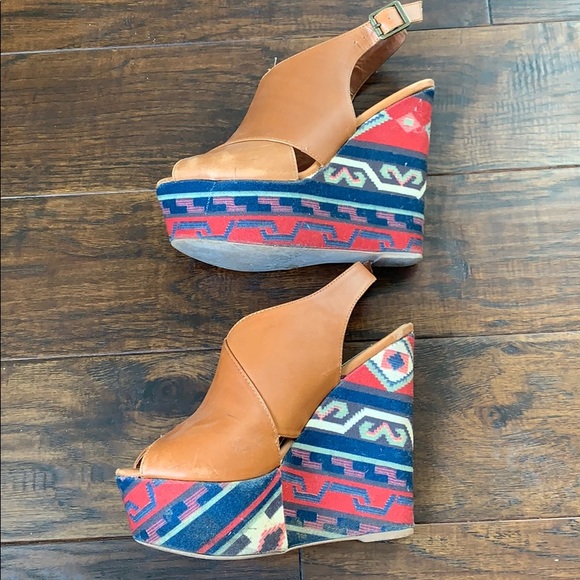 Steve Madden Aztec Wedges - Picture 3 of 7